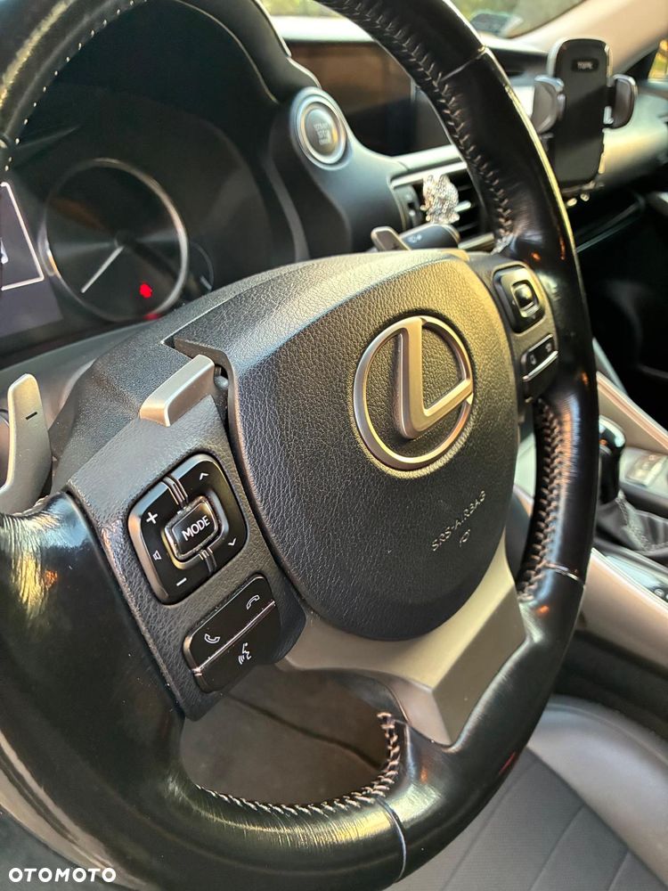 Lexus IS 200t Elegance - 23