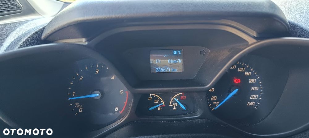 Ford CONNEC - 13