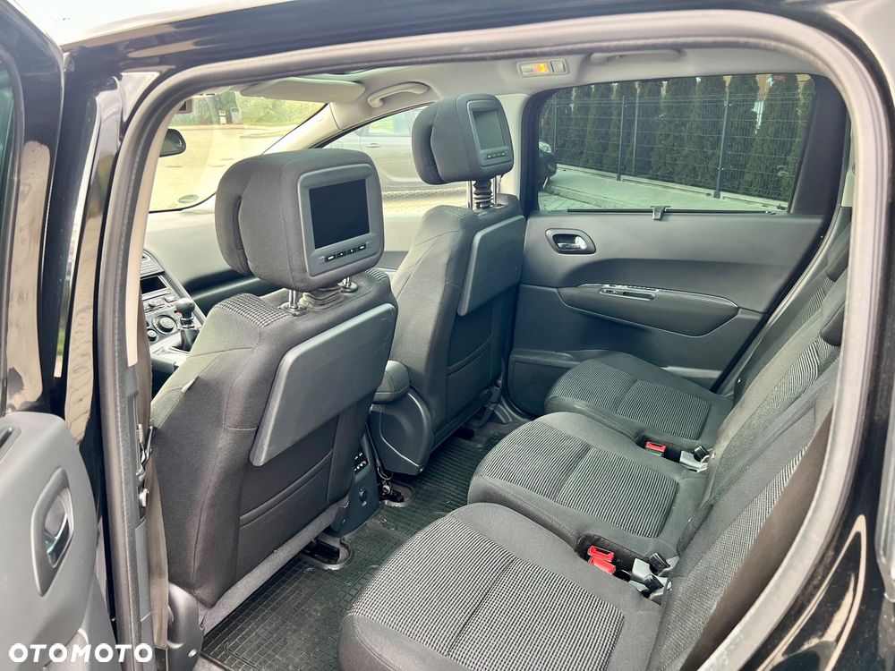 Peugeot 5008 - 13