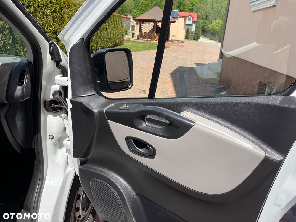 Renault Trafic - 25