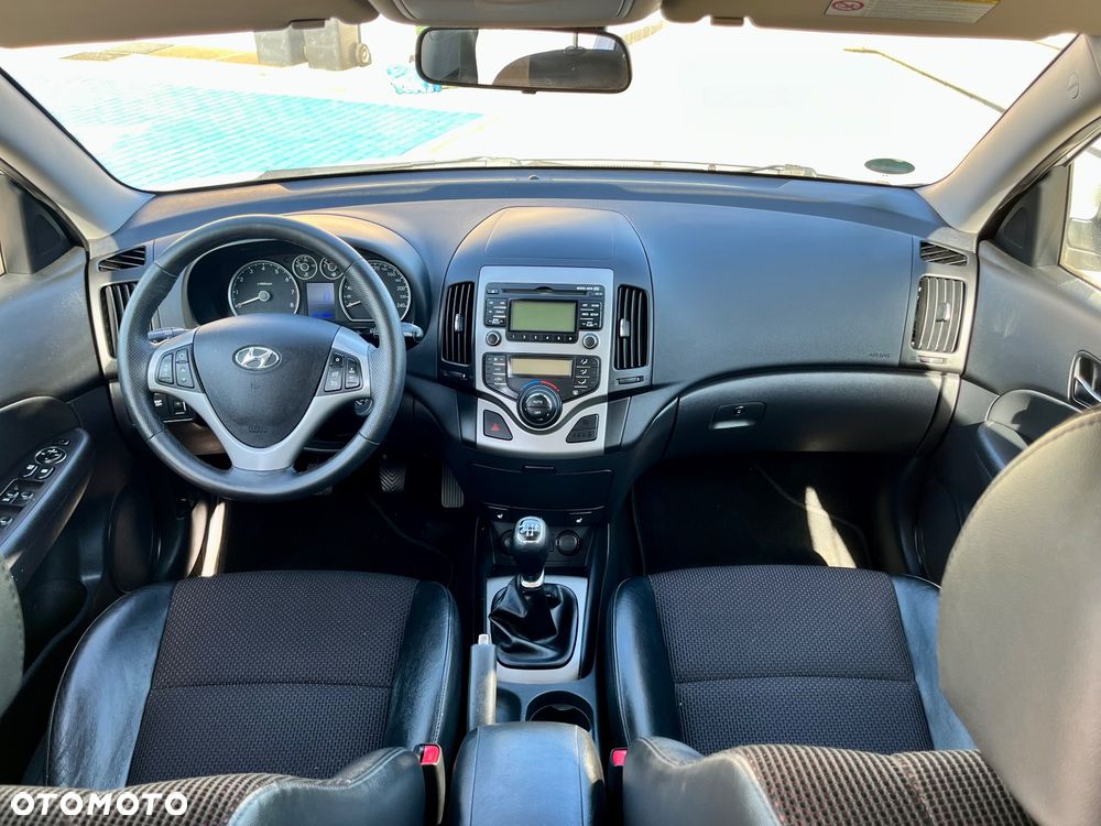 Hyundai i30 1.4 Team 08 - 19