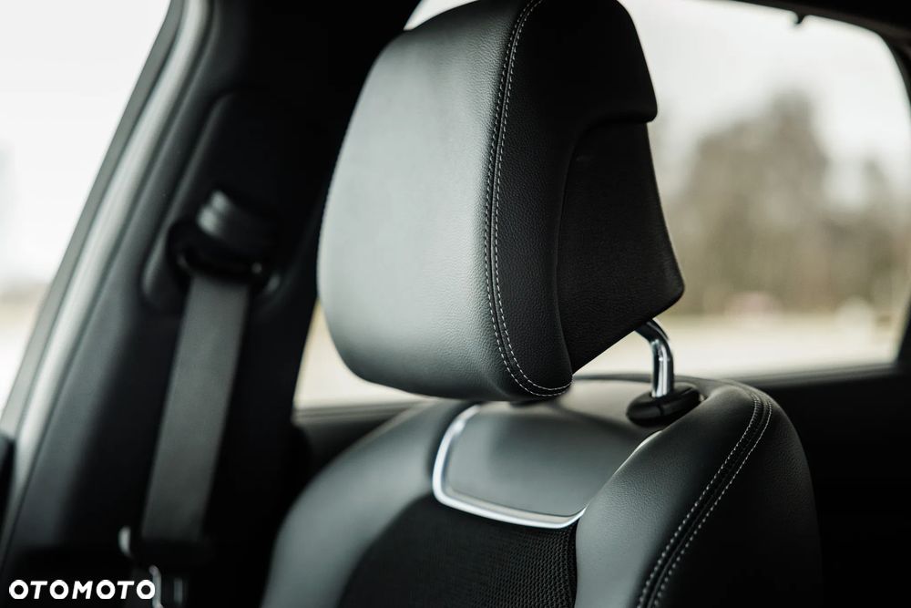 Genesis GV70 2.2 AWD AT8 Luxury Line - 31