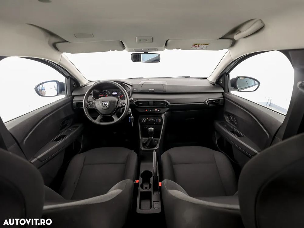 Dacia Logan TCe 90 Essential - 6