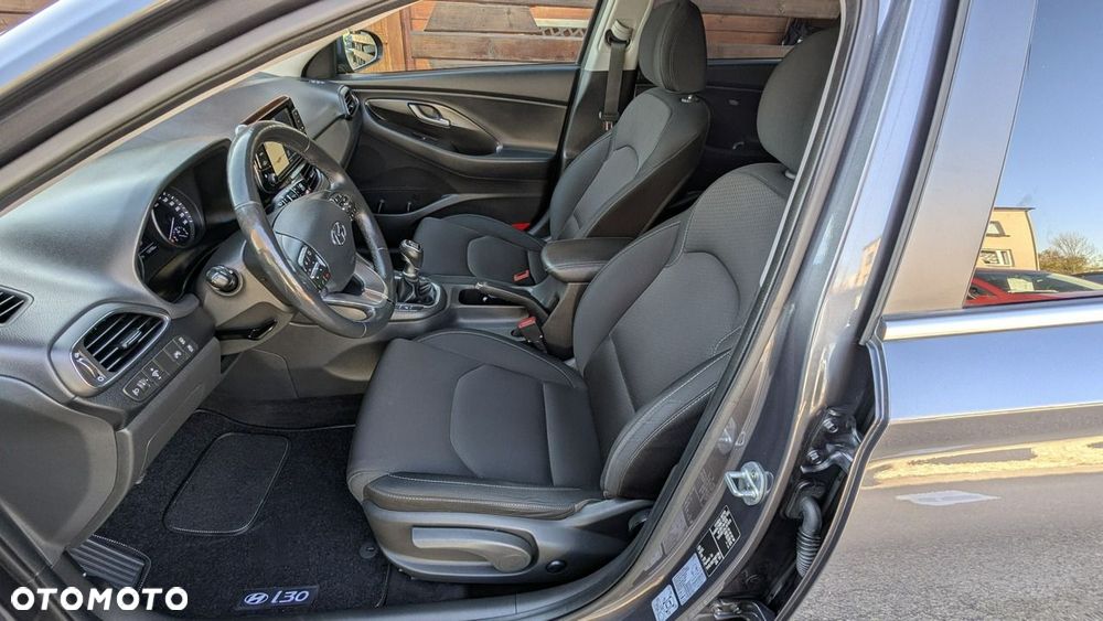 Hyundai i30 1.4 T-GDI Family+ - 14
