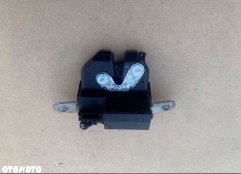 55701970 zamek tylnej klepy tył fiat 500 - 2