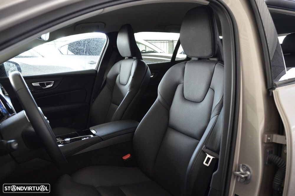Volvo V60 2.0 T6 AWD TE Plus Dark - 11