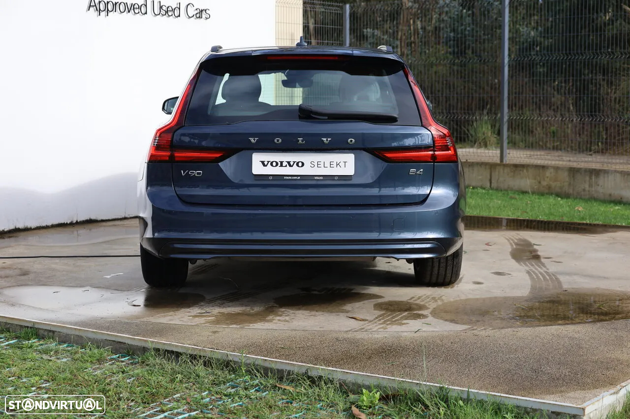 Volvo V90 2.0 B4 Momentum Plus Geartronic - 3