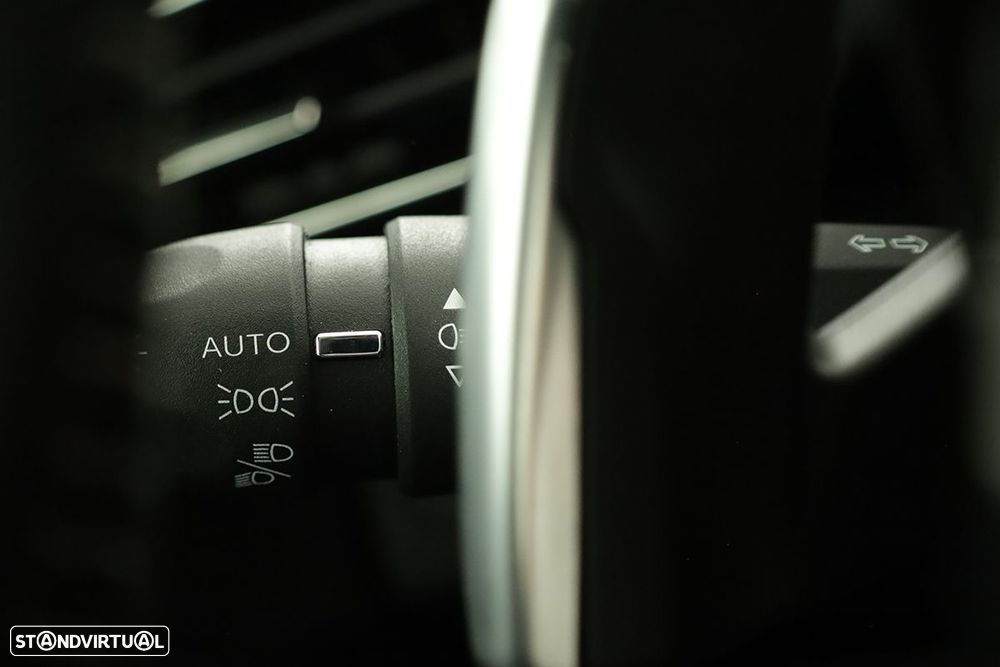 Peugeot 5008 1.2 PureTech Allure Pack EAT8 - 17