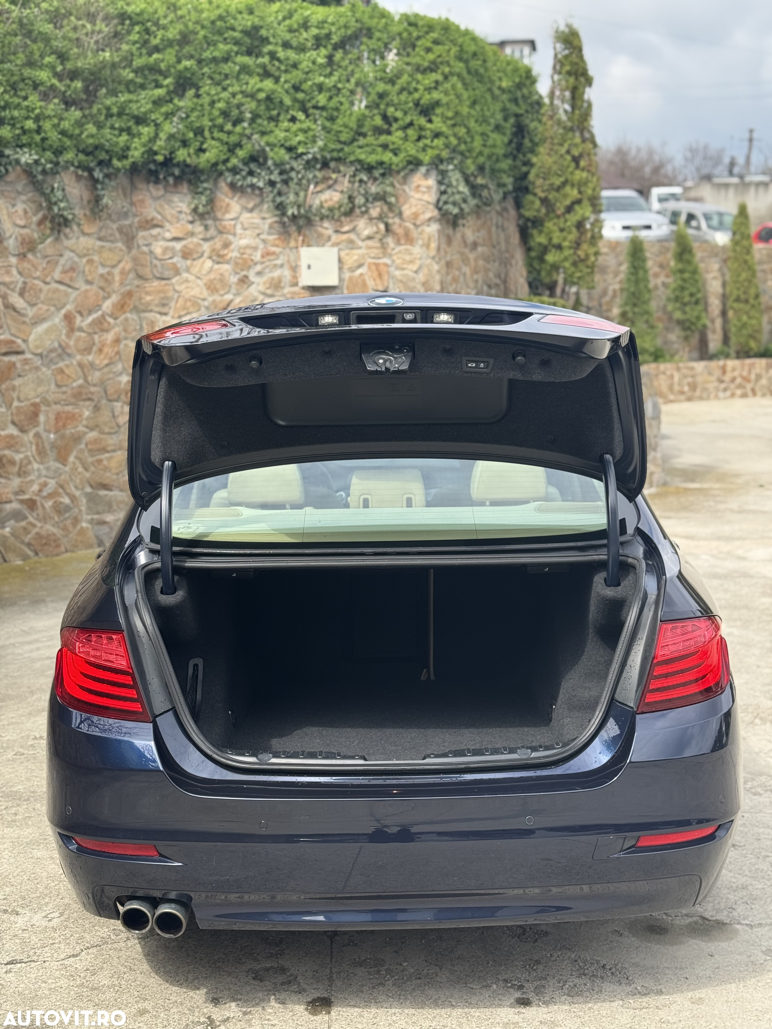 BMW Seria 5 520d Aut. Luxury Line - 16