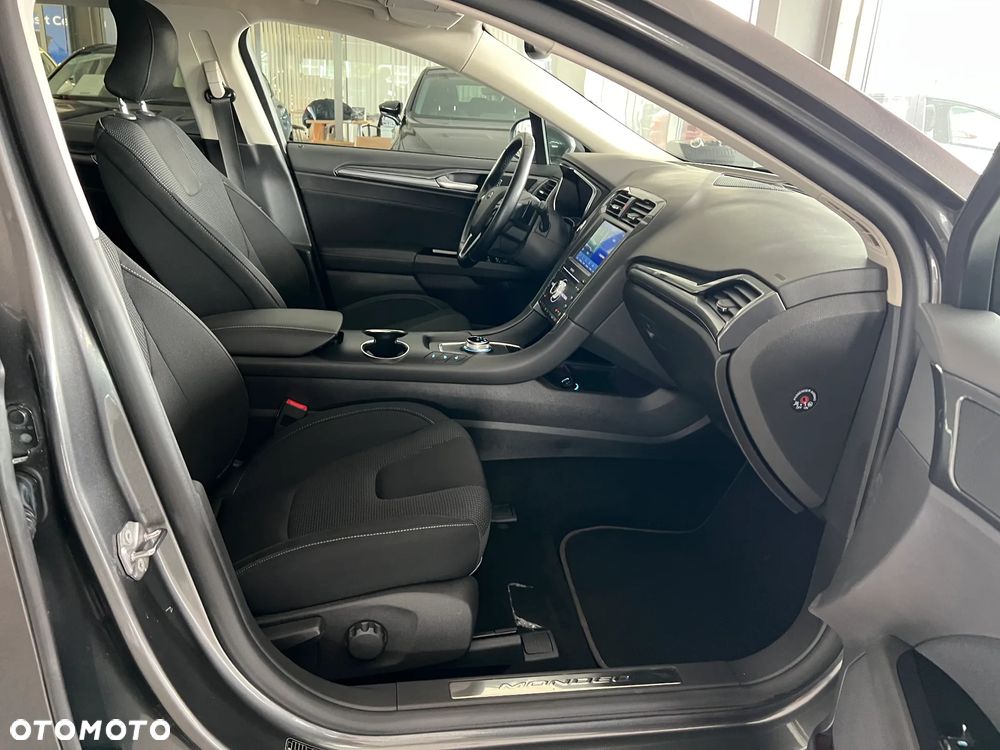 Ford Mondeo 2.0 EcoBlue Titanium - 41