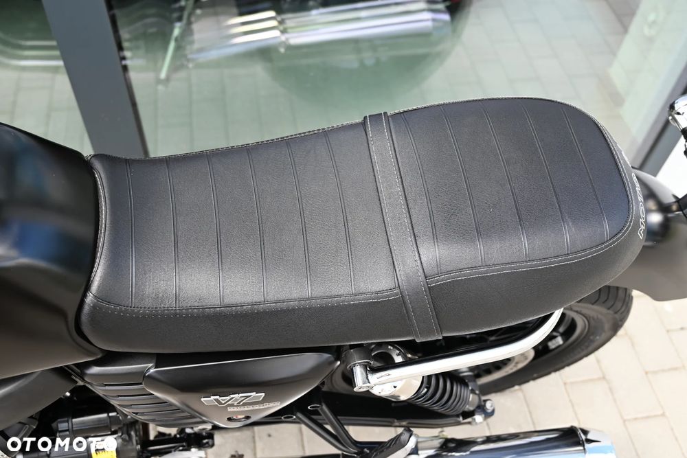 Moto Guzzi V7 - 16
