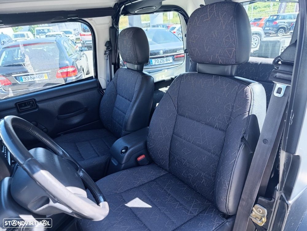 Jeep Wrangler 2.5 Hard Top - 8
