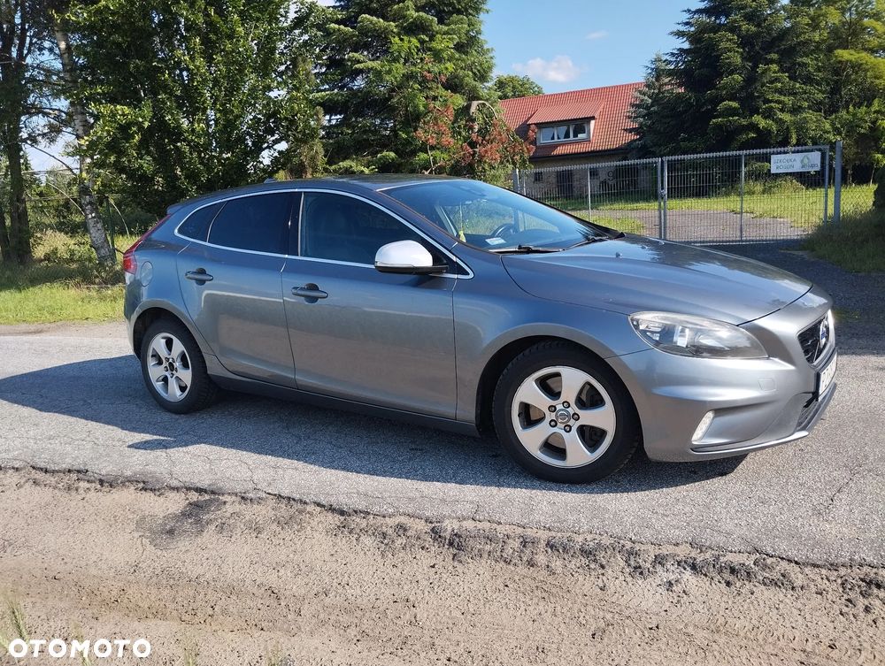 Volvo V40 D4 Drive-E R-Design Kinetic - 2