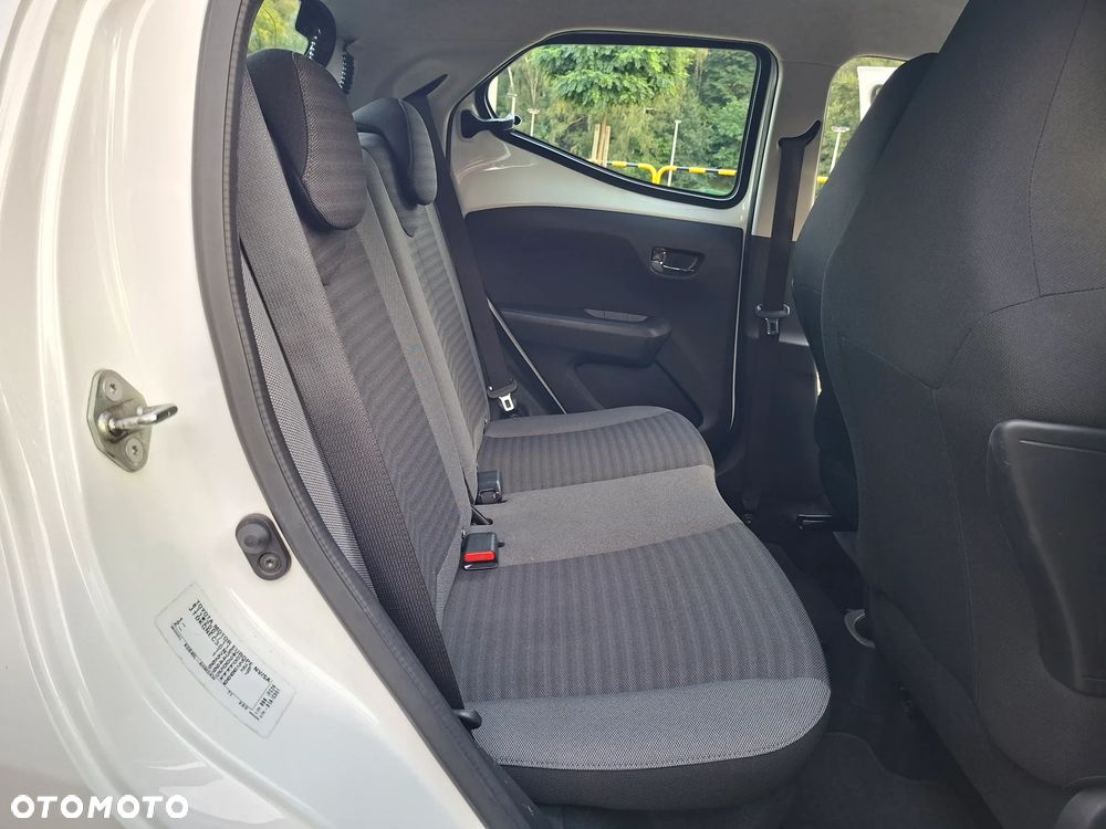 Toyota Aygo x-play connect - 19