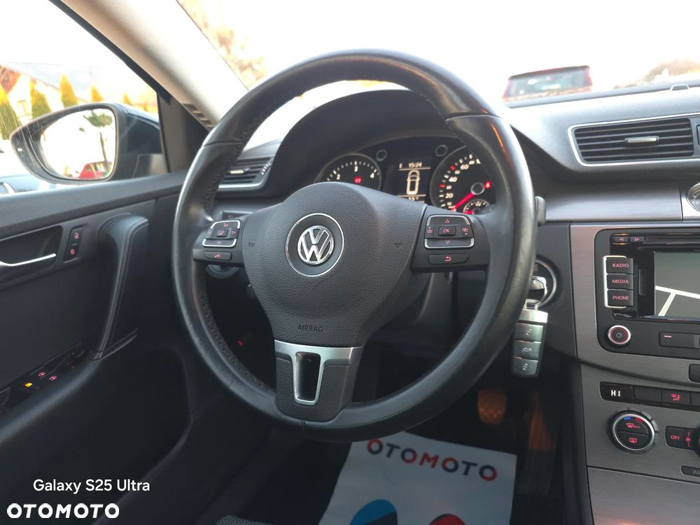 Volkswagen Passat - 32