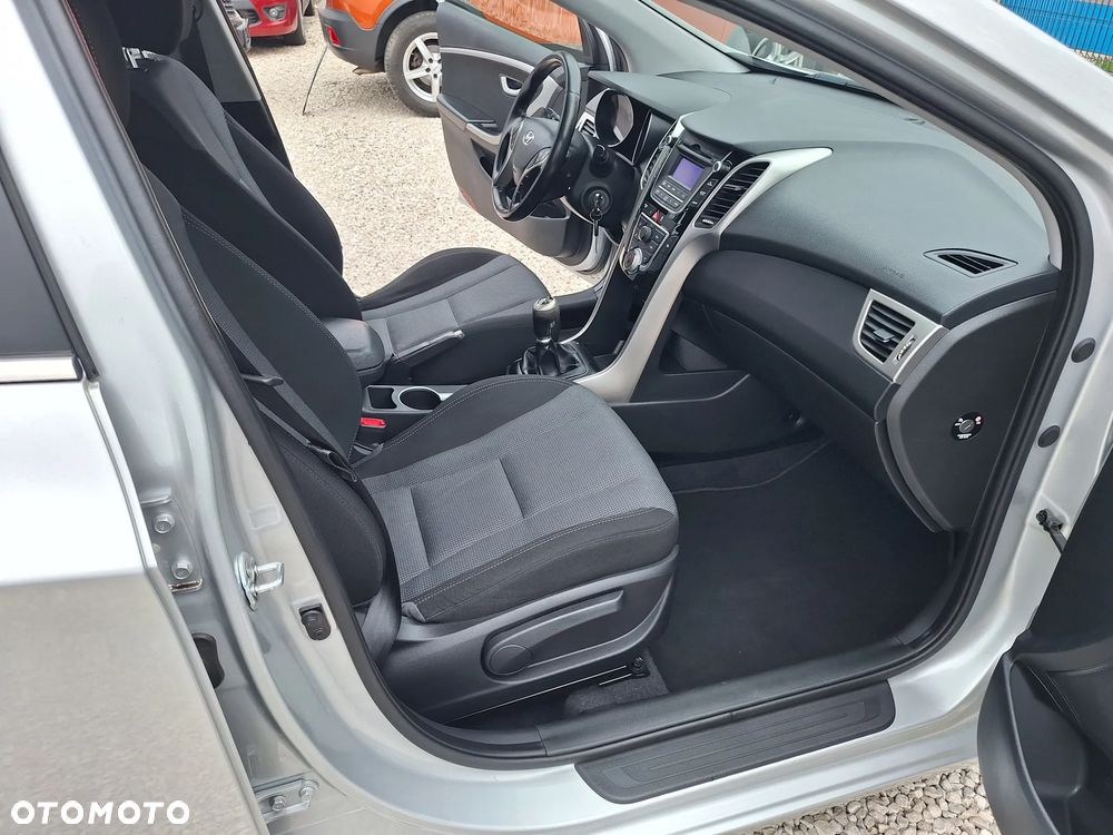 Hyundai i30 blue 1.6 GDI Trend - 9