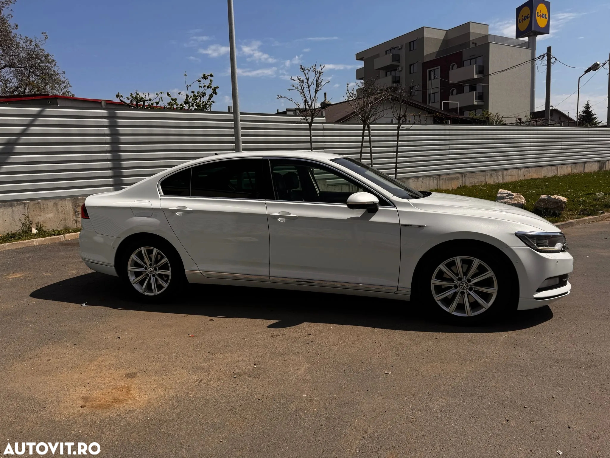 Volkswagen Passat 2.0 TDI DSG 4Mot Highline - 2