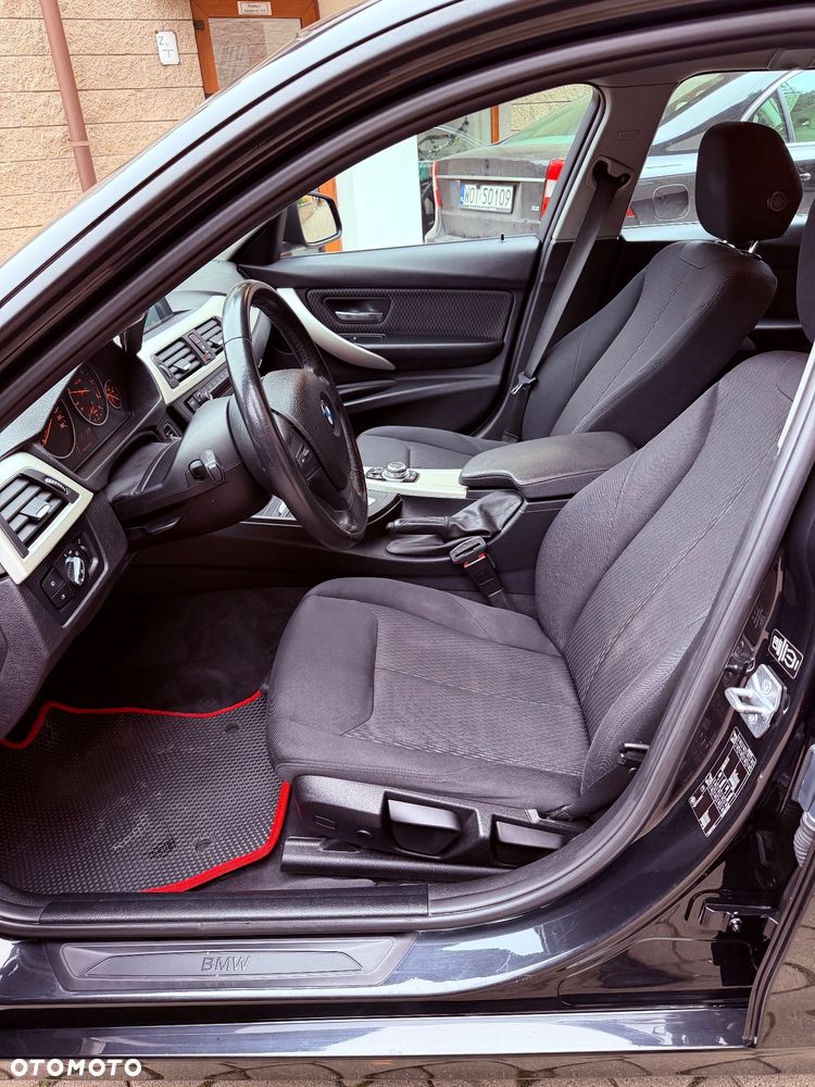 BMW Seria 3 320d Blue Performance - 8