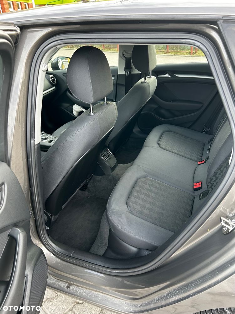 Audi A3 Sportback 1.6 TDI Ambition S tronic - 11