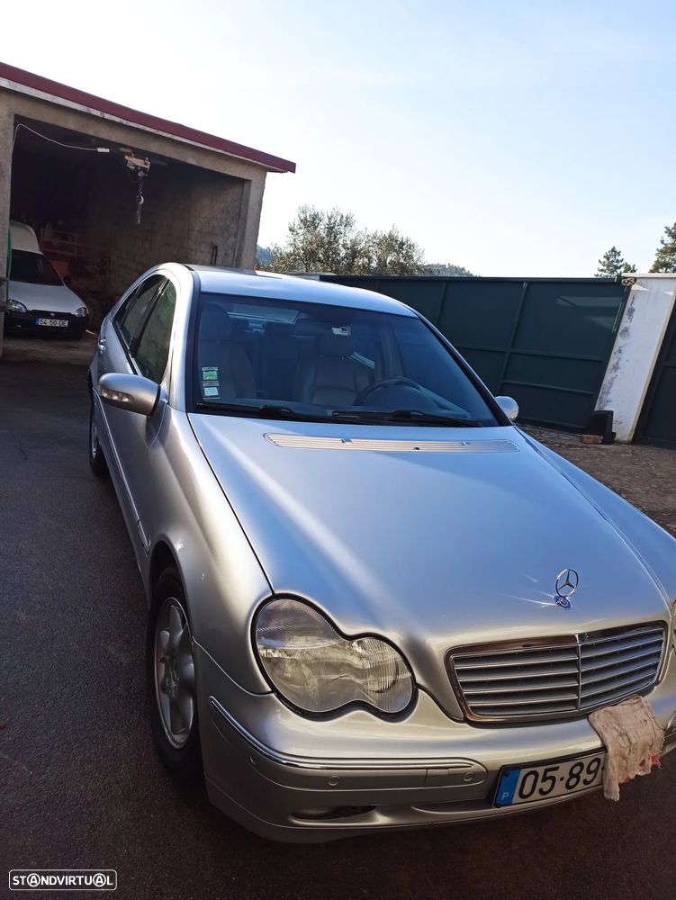 Mercedes-Benz C 220 - 13