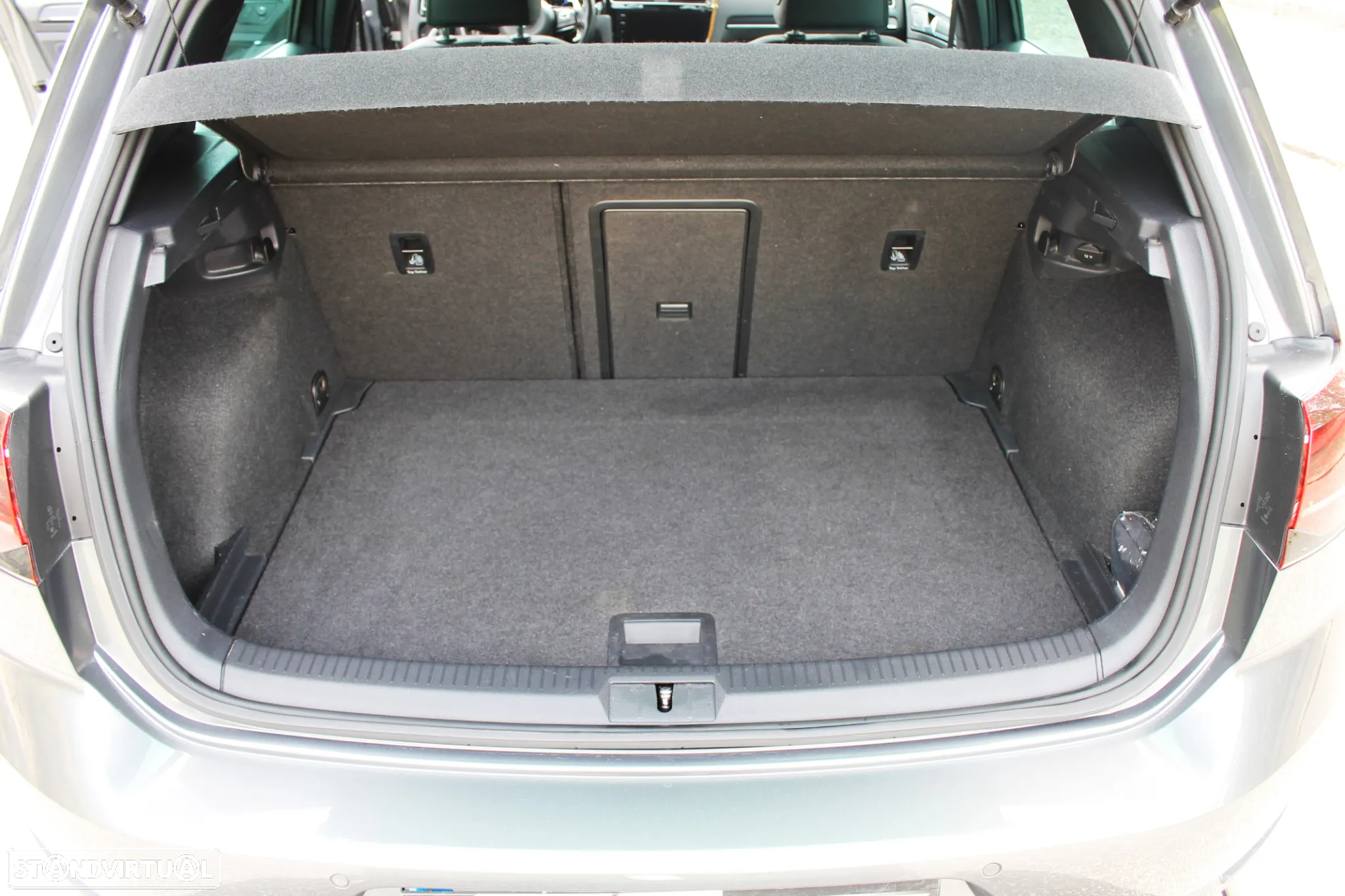 VW Golf R 4Motion (BlueMotion ) DSG - 38