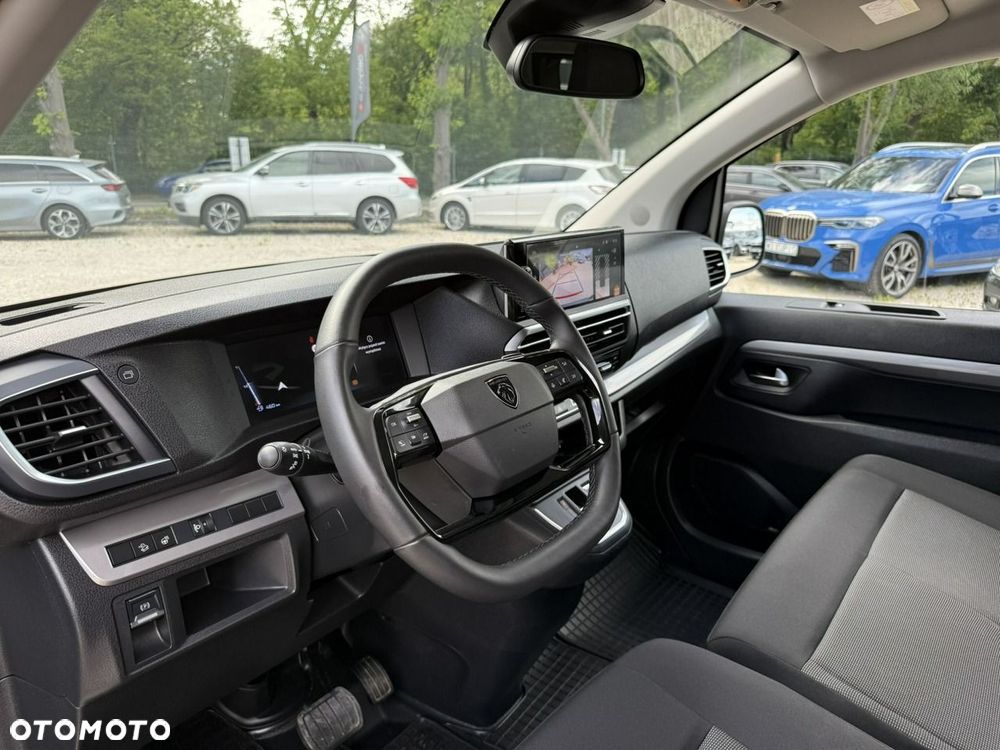 Peugeot Traveller - 19