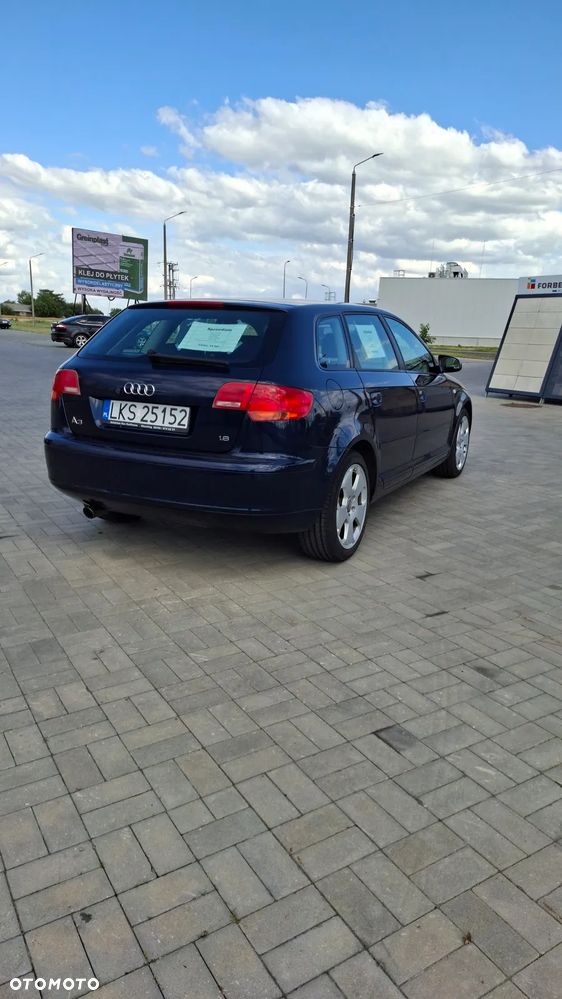Audi A3 Sportback 1.6 FSI Ambiente - 8