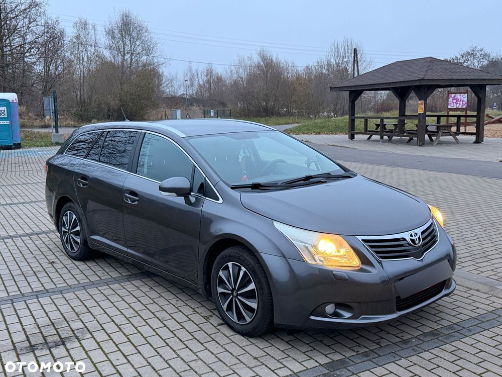 Toyota Avensis 1.6 - 2