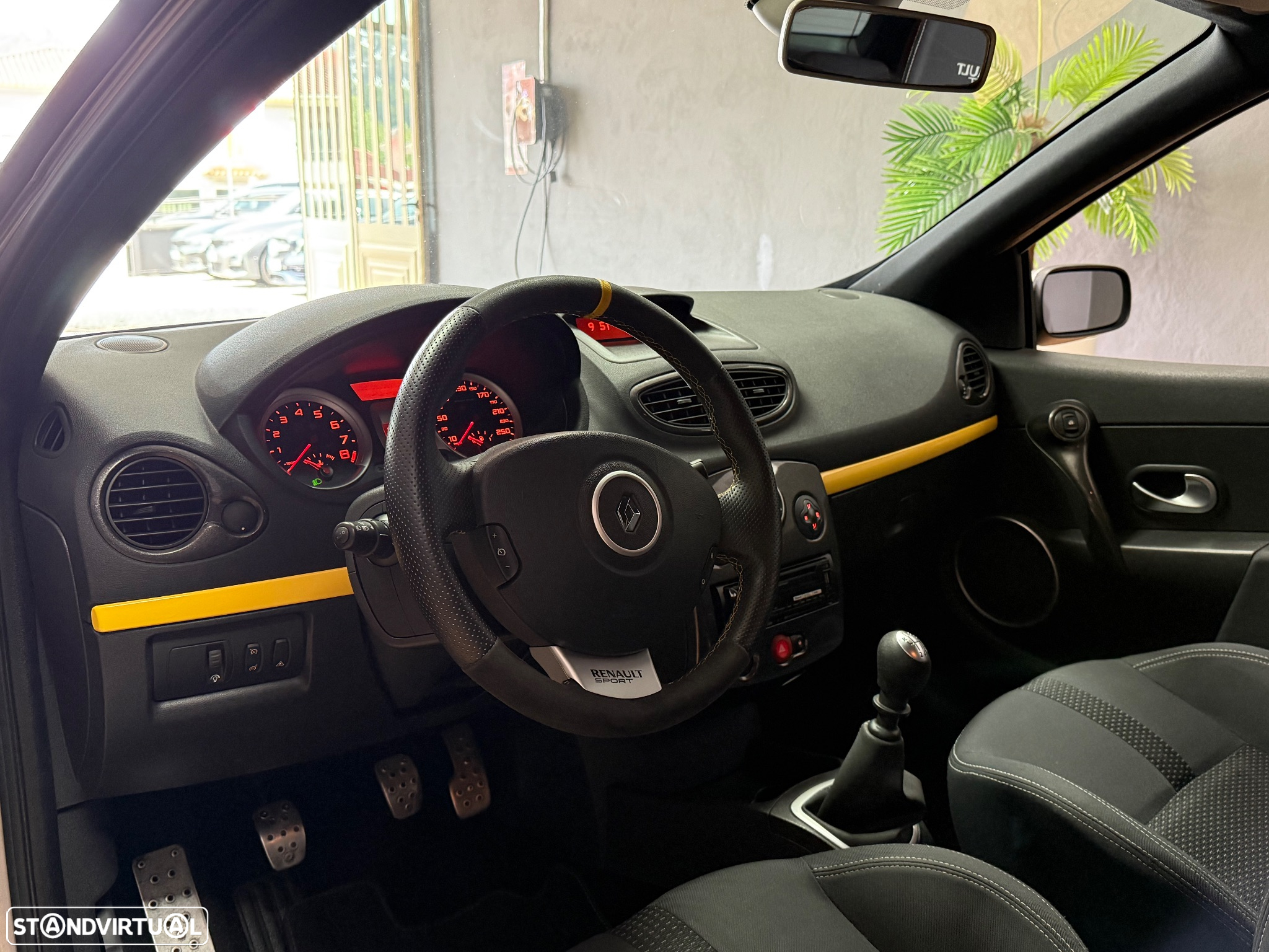 Renault Clio 2.0 16V Sport - 5
