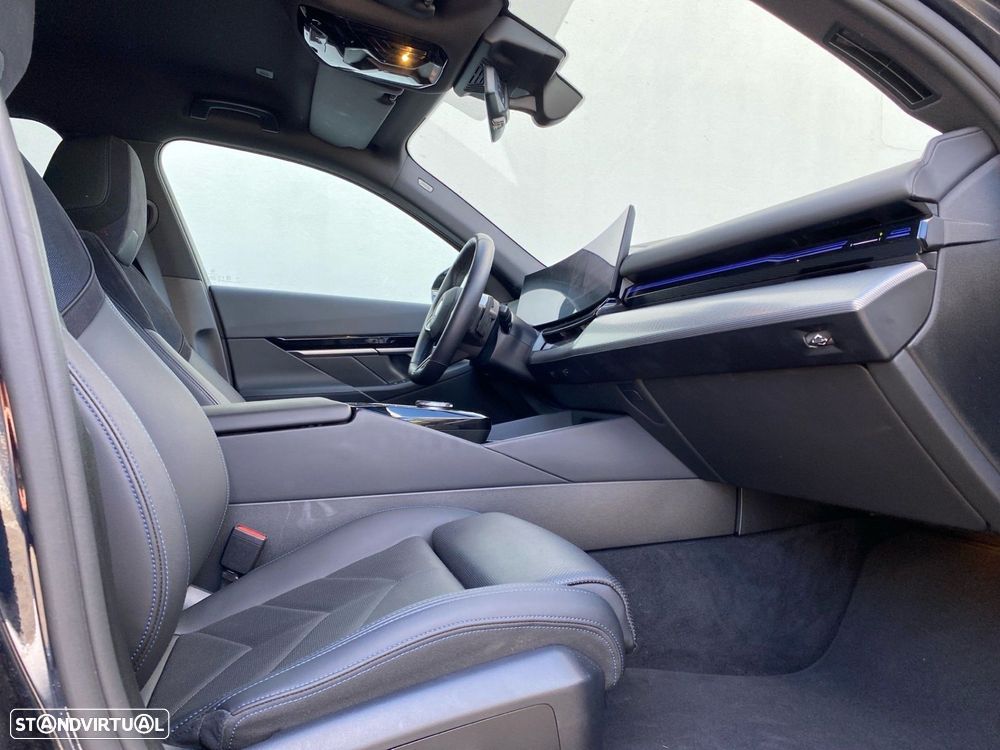 BMW 530 e Pack Desportivo M - 19