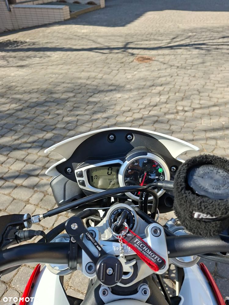 Triumph Street Triple - 9