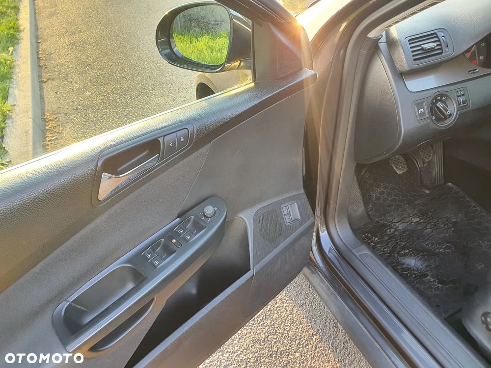 Volkswagen Passat 1.9 TDI Comfortline - 12