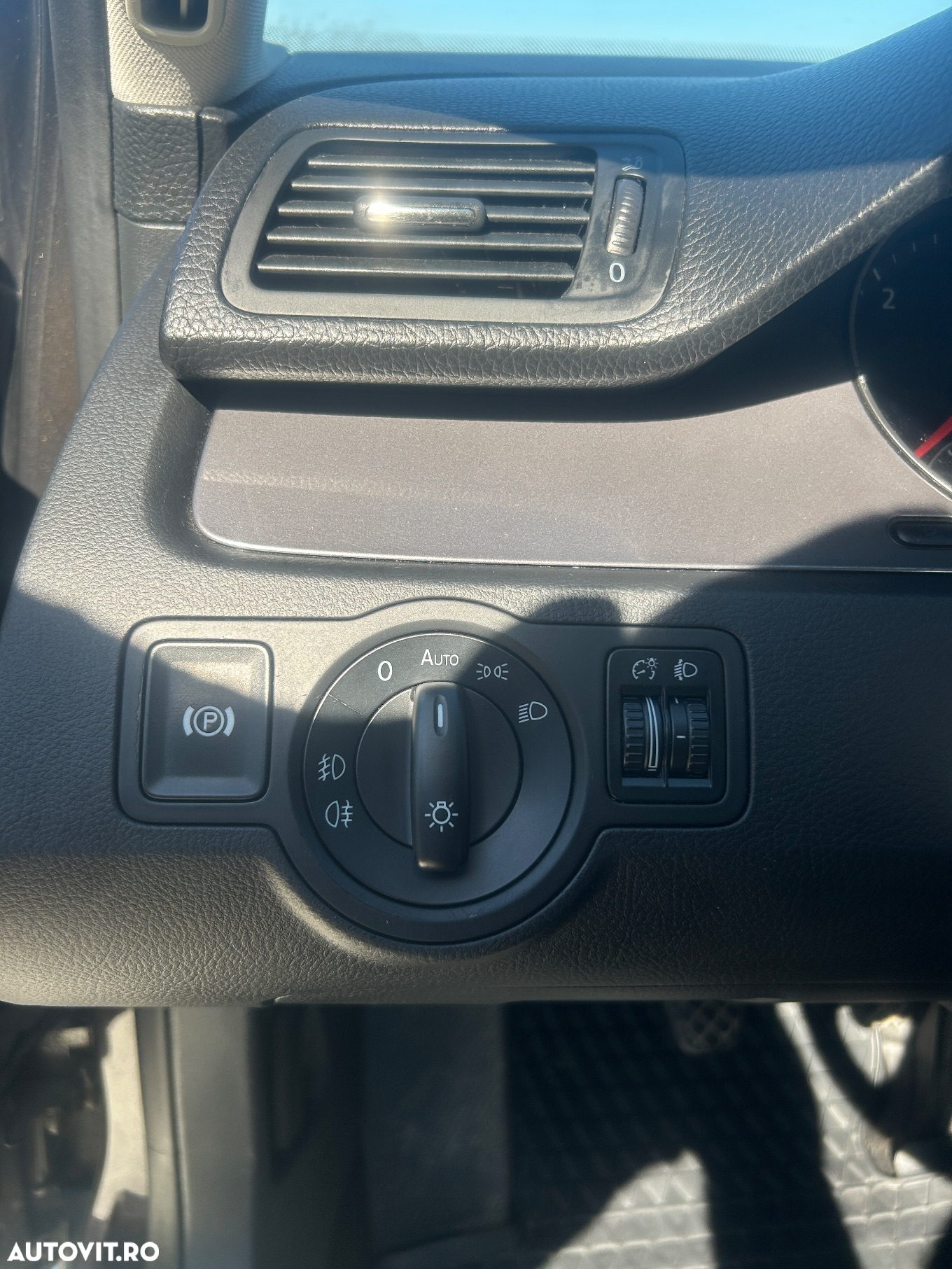 Volkswagen Passat - 12