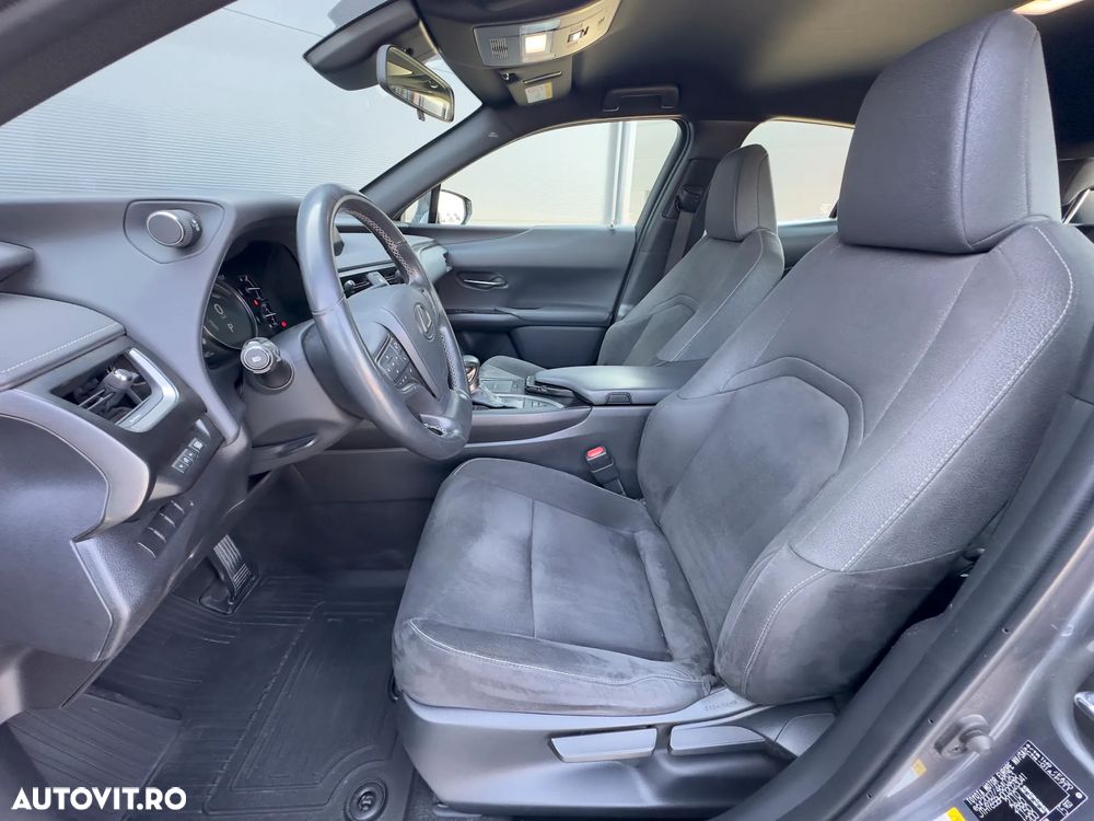 Lexus UX - 11
