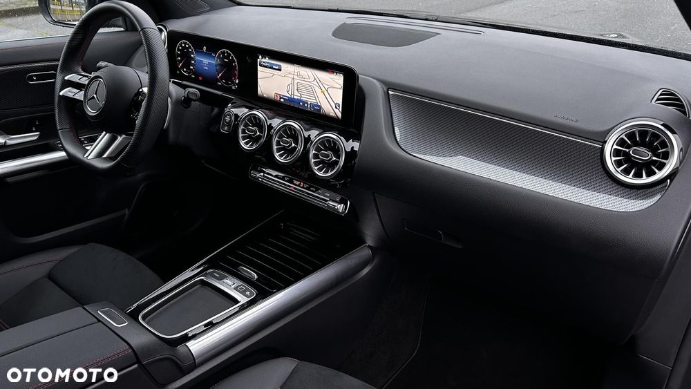 Mercedes-Benz GLA 200 AMG Line - 22