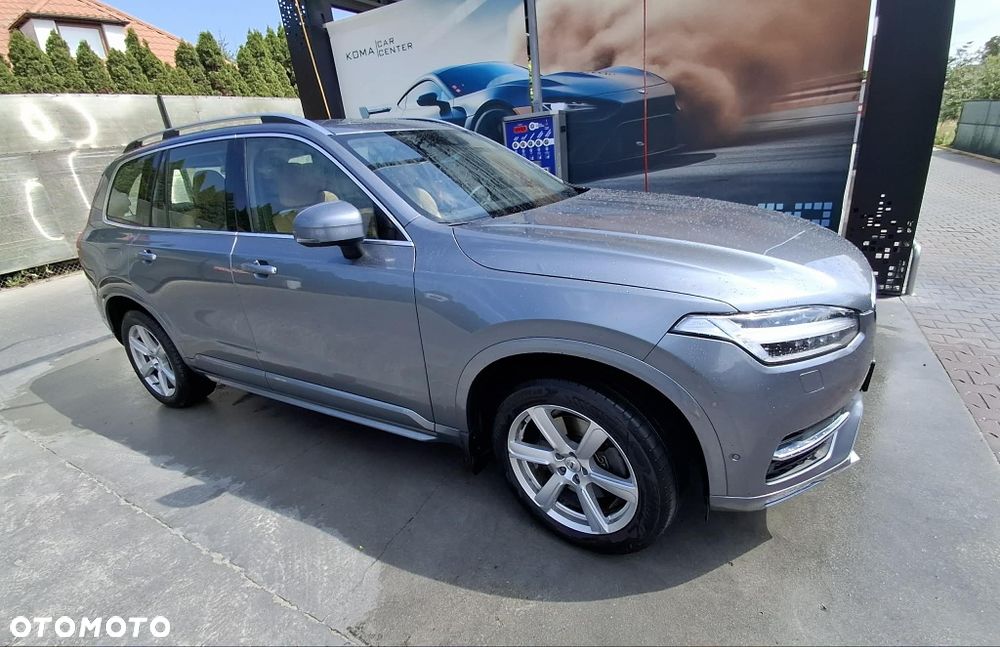 Volvo XC 90 - 1