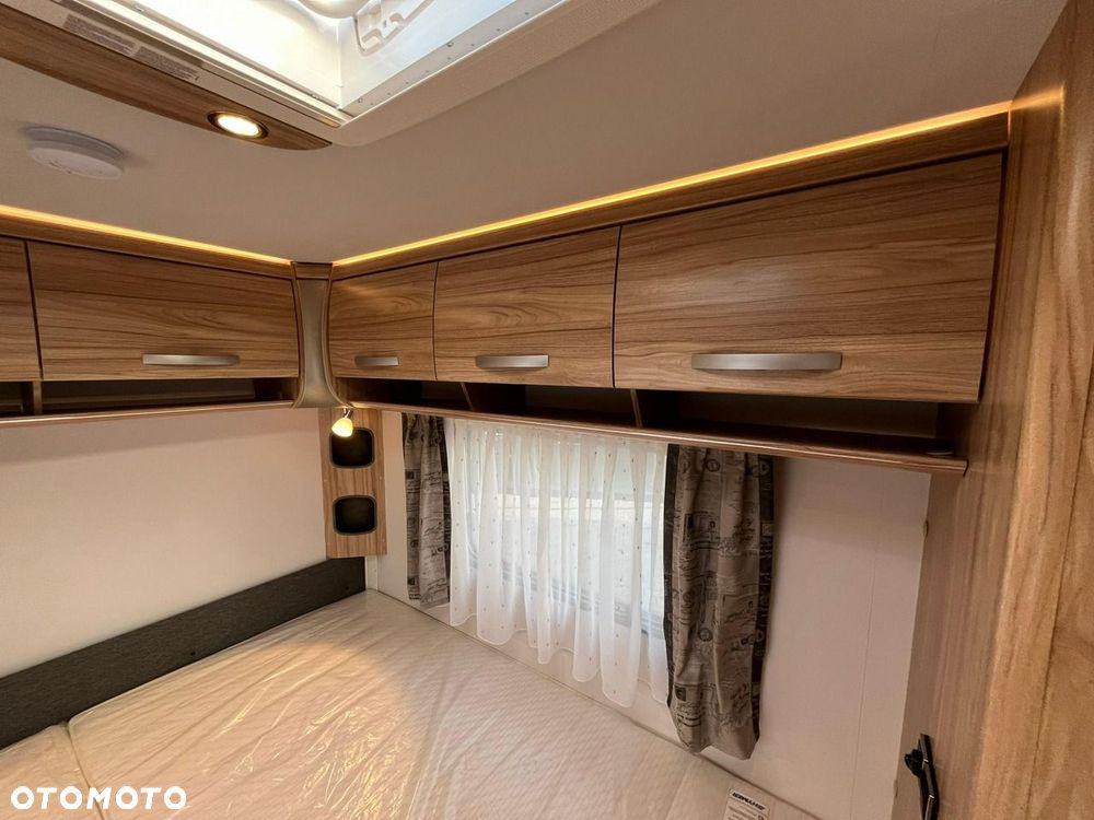 Hymer-Eriba Nova Light 442 - 13