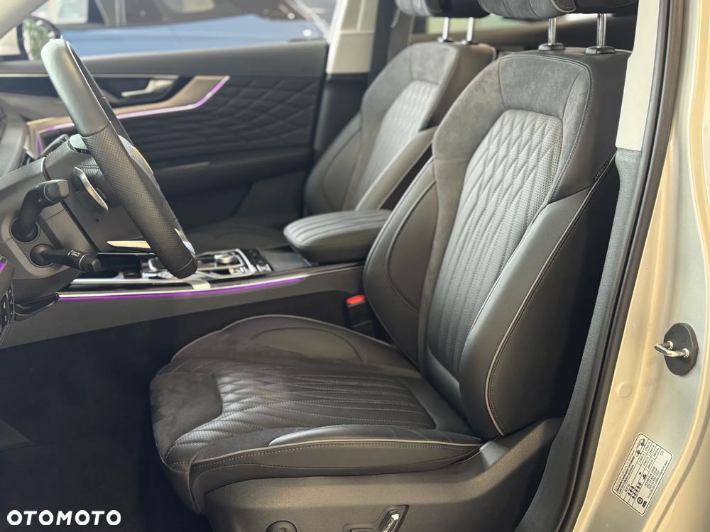 Hongqi HS5 2.0T AWD - 7