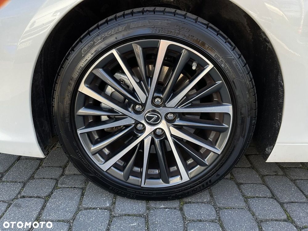 Lexus ES 300h Business Edition - 36