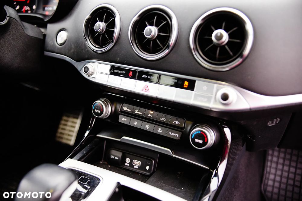 Kia Stinger 2.2 CRDI GT Line - 38