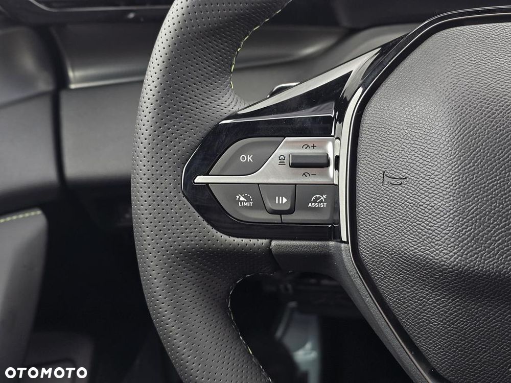 Peugeot 408 1.6 Plug-In Hybrid 225 GT EAT8 - 15