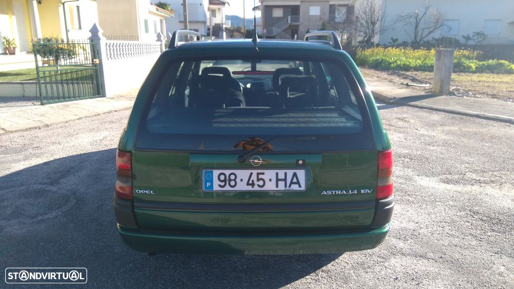 Opel Astra Caravan 1.4i 16V Club - 10