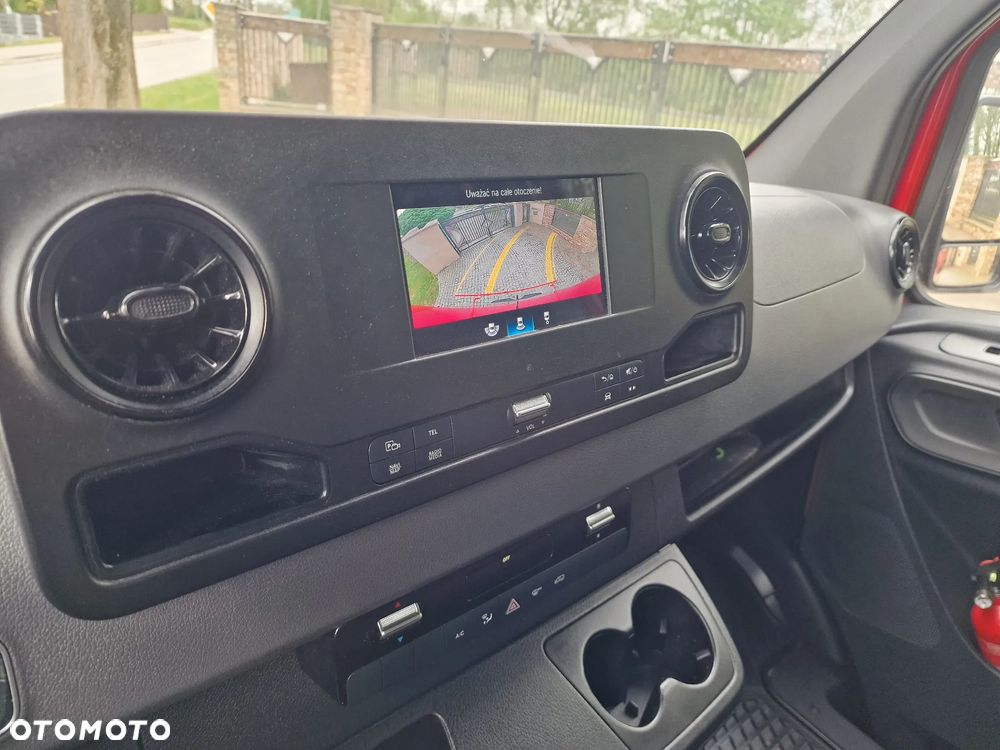Mercedes-Benz Sprinter - 16