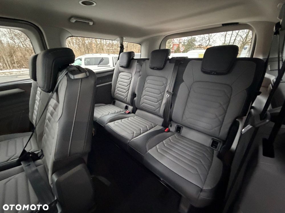 Volkswagen Nowa Caravelle Caravelle Style silnik: 2,0 l TDI 170 KM / skrzynia biegów: 8-biegowa automatyczna rozstaw osi: 3500 mm - 15