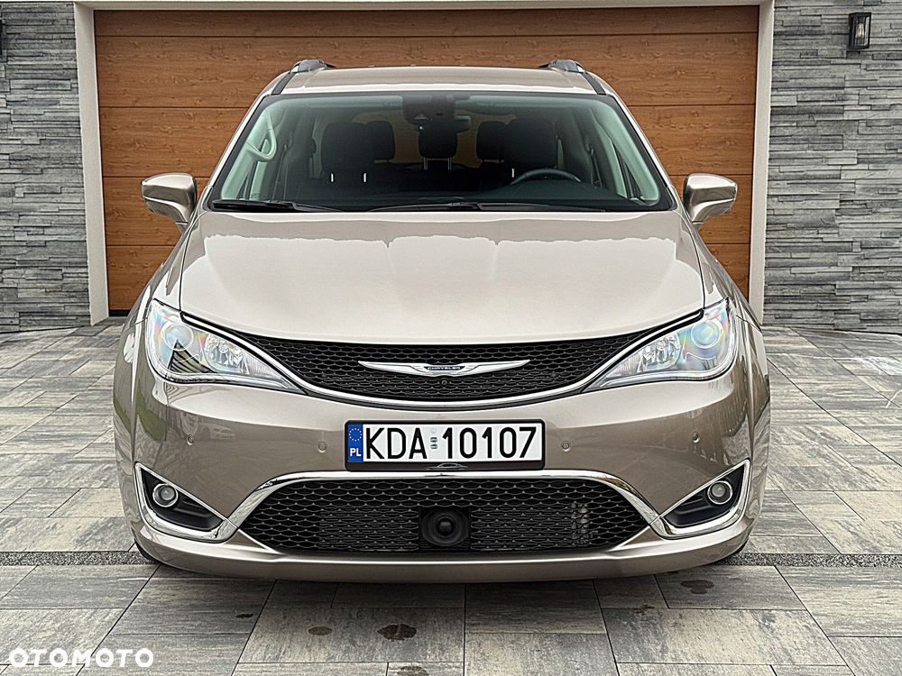 Chrysler Pacifica - 26