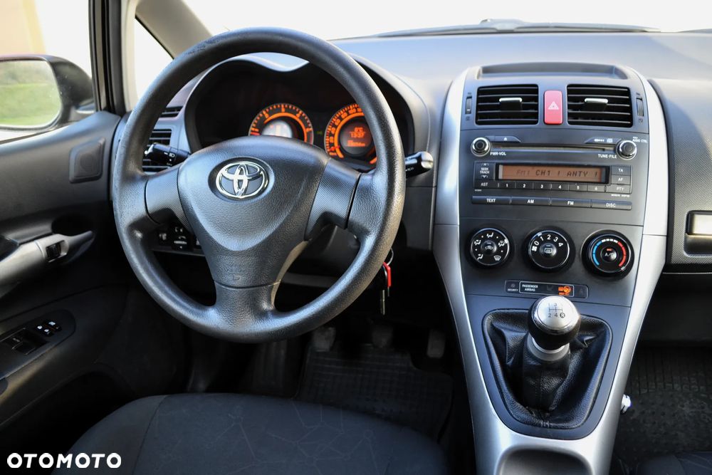 Toyota Auris 1.4 D-4D Luna - 9