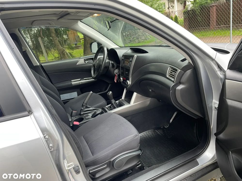 Subaru Forester 2.0X Exclusive - 10