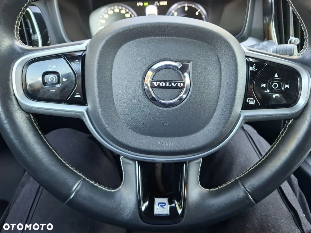 Volvo V60 D3 R-Design - 24