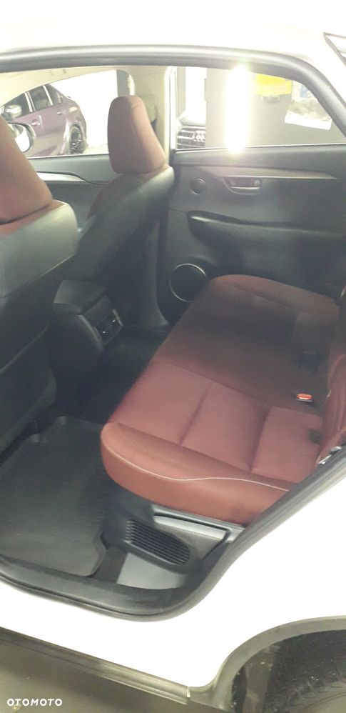 Lexus NX 200t Elite AWD - 6