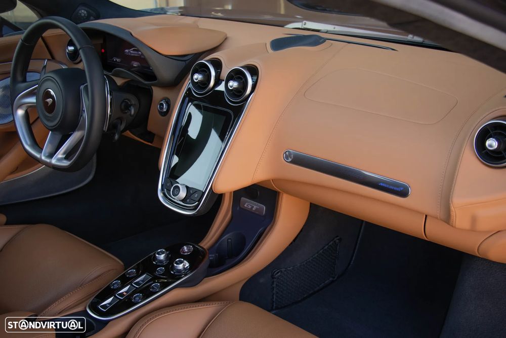 McLaren GT - 34